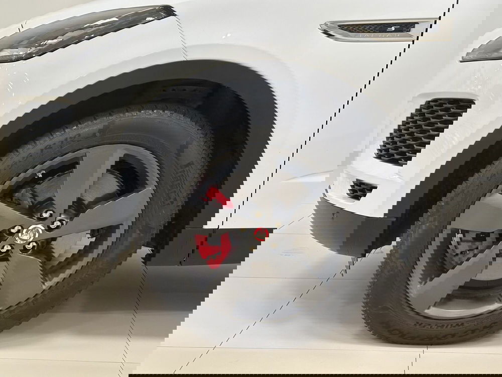 Jaguar E-Pace usata a Lodi (9)