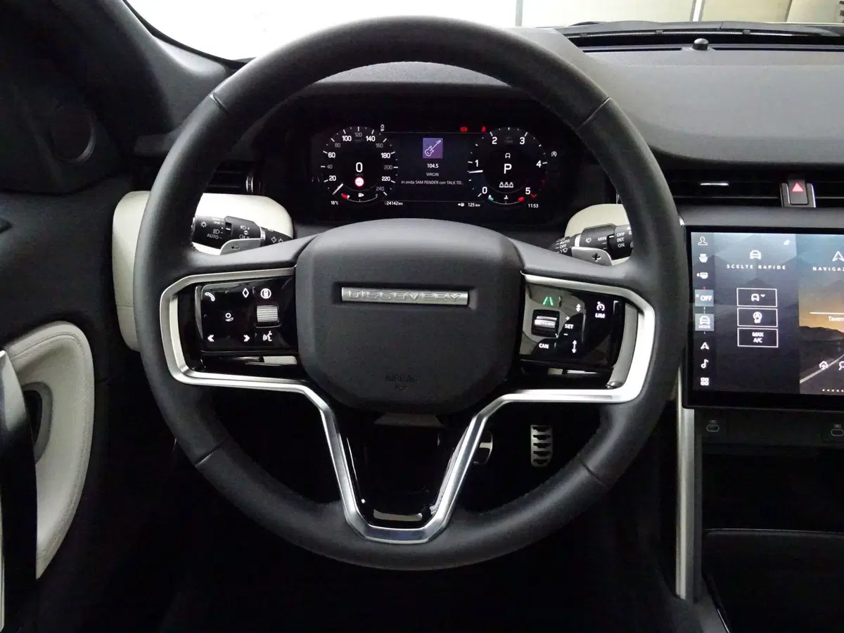 Land Rover Discovery Sport usata a Como (10)