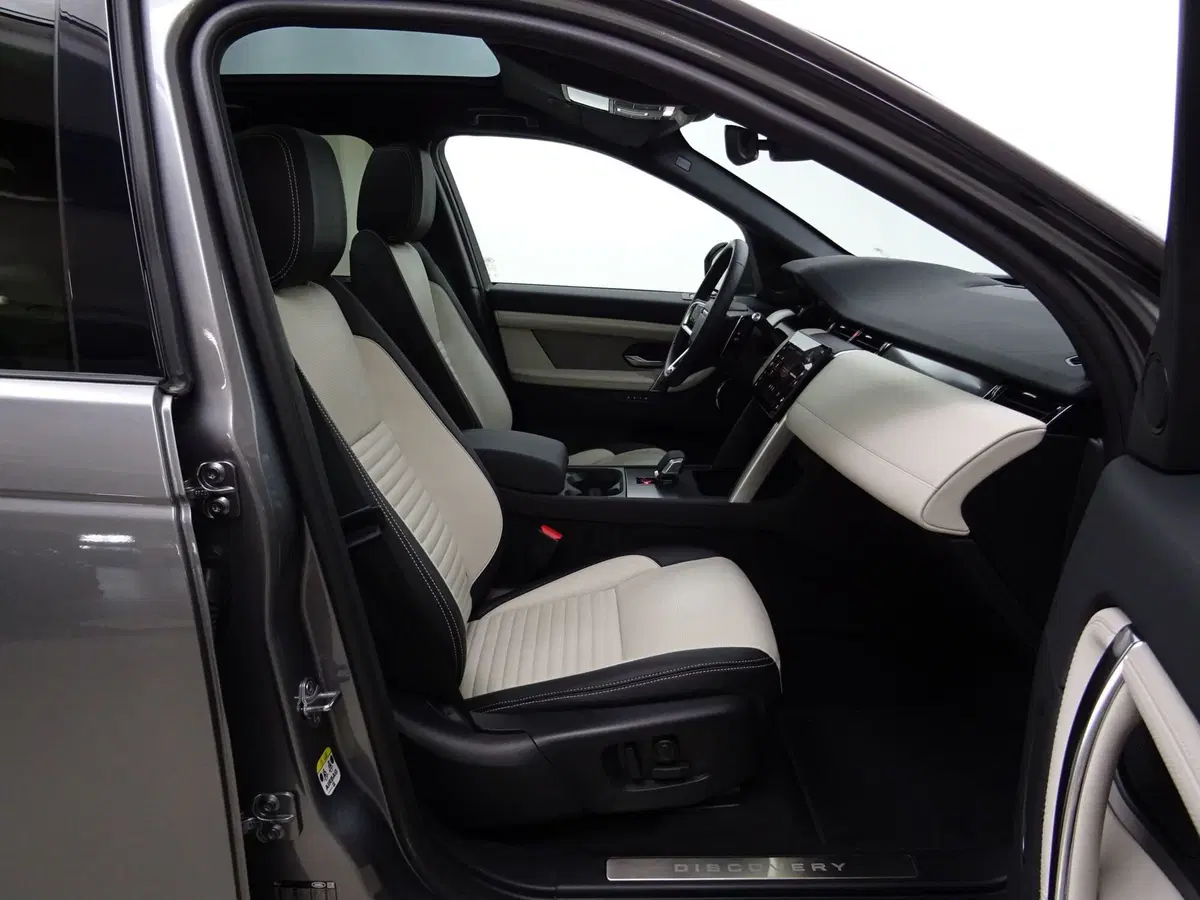 Land Rover Discovery Sport usata a Como (3)