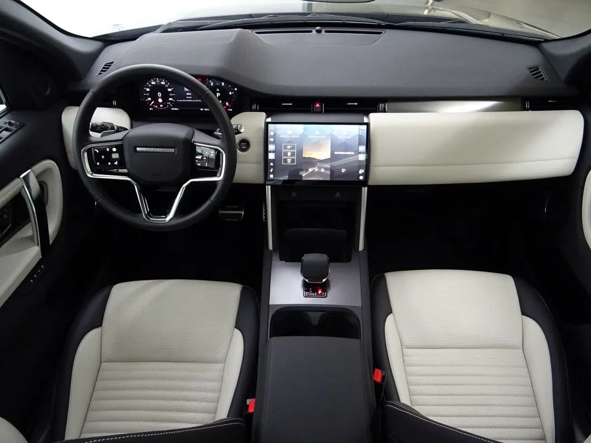 Land Rover Discovery Sport usata a Como (4)