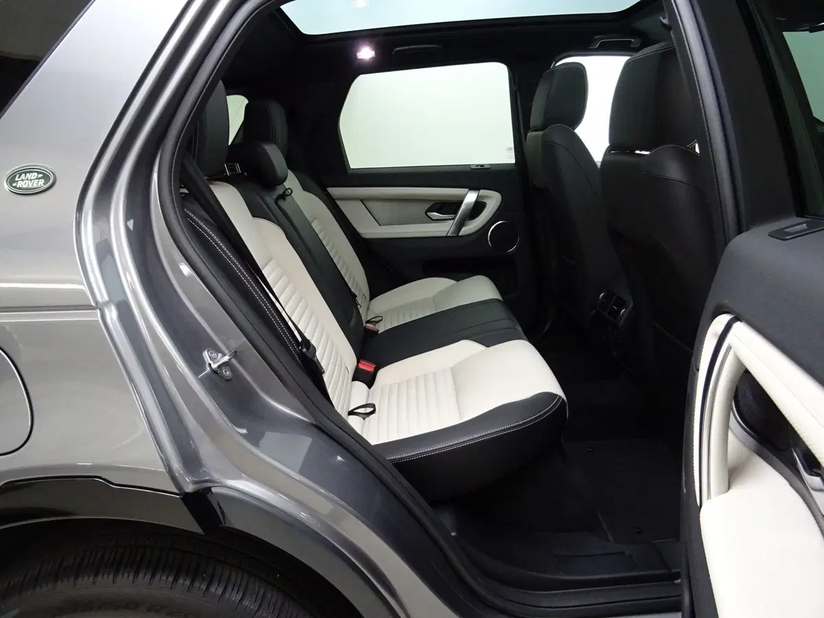 Land Rover Discovery Sport usata a Como (5)