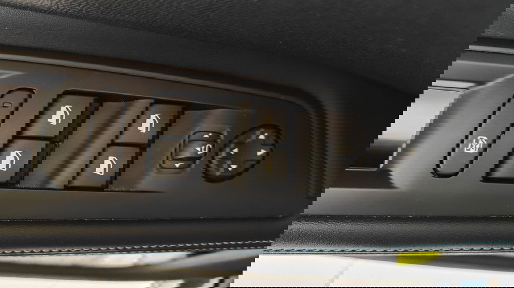 Peugeot 5008 usata a Milano (20)