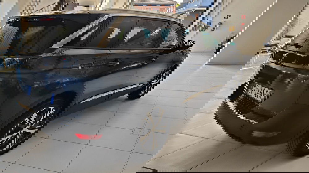 Peugeot 5008 usata a Milano (5)