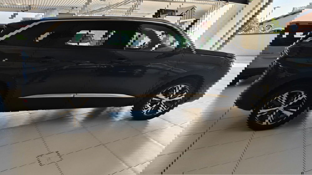 Peugeot 5008 usata a Milano (6)