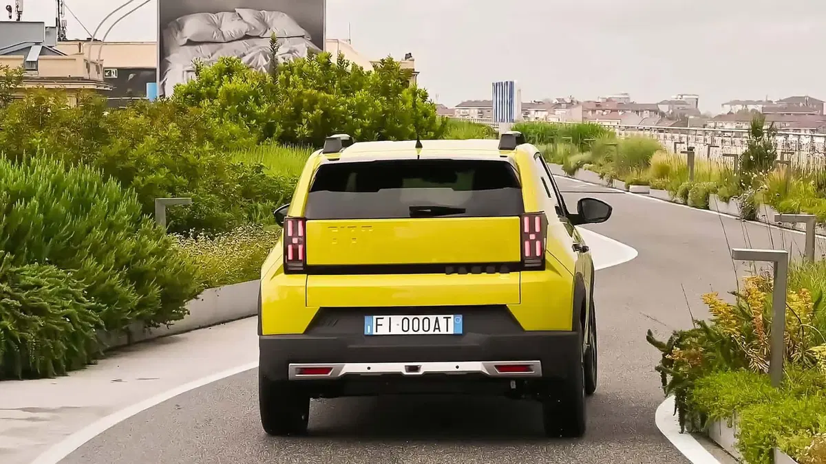 Fiat Grande Panda nuova a Caserta (3)