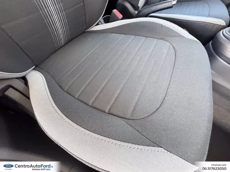 Hyundai i10 nuova a Roma (8)