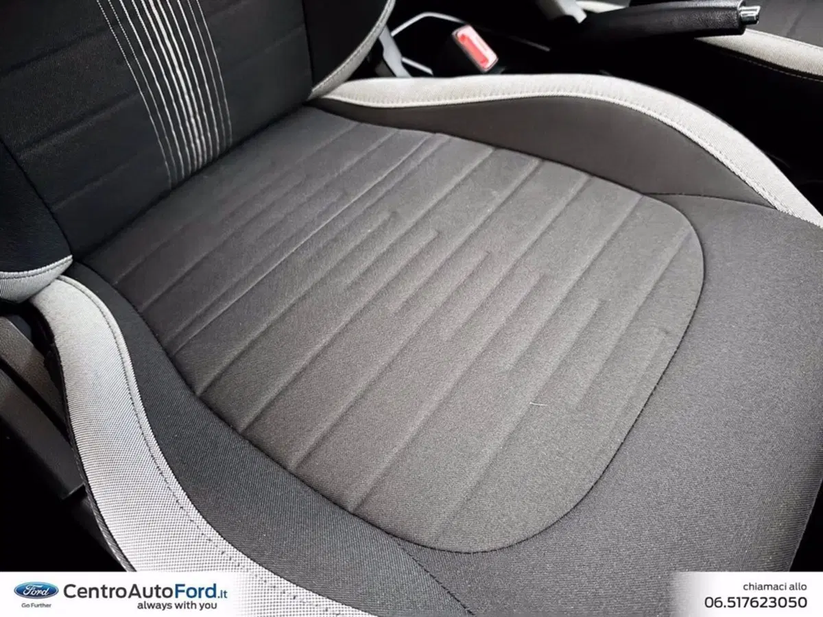 Hyundai i10 nuova a Roma (8)