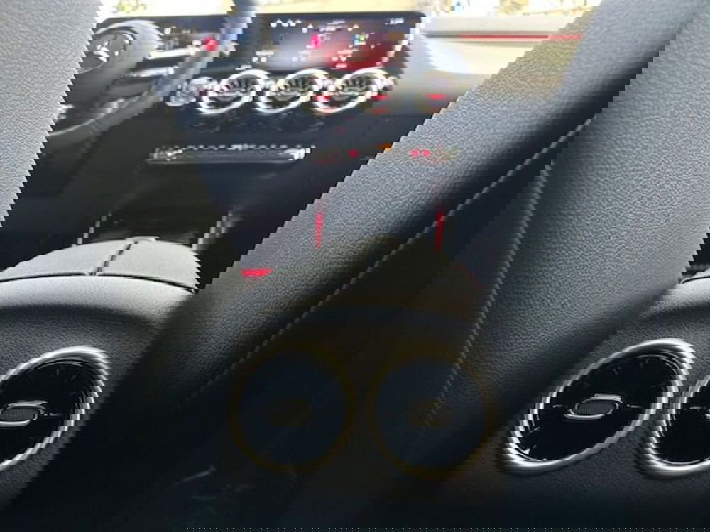 Mercedes-Benz GLA SUV nuova a Potenza (13)