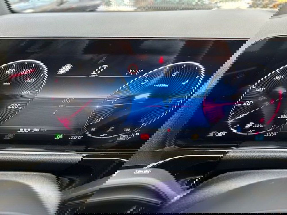 Mercedes-Benz GLA SUV nuova a Potenza (6)