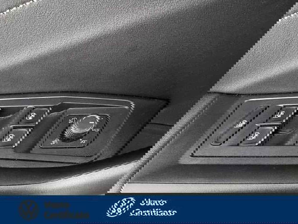 Volkswagen T-Roc usata a Vicenza (12)