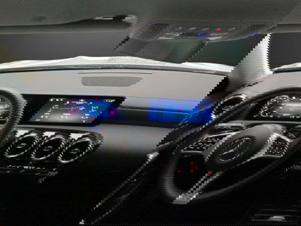 Mercedes-Benz CLA Shooting Brake usata a Milano (13)