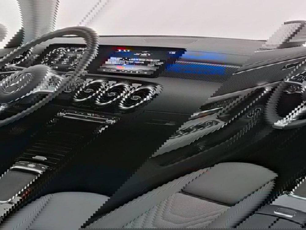 Mercedes-Benz CLA Shooting Brake usata a Milano (7)