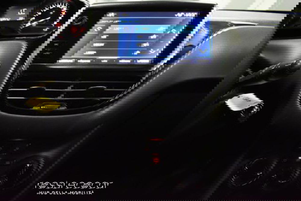 Peugeot 208 usata a Perugia (10)