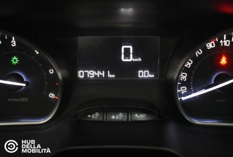 Peugeot 208 usata a Perugia (9)