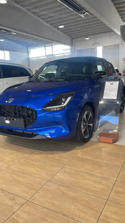 Suzuki Swift 1.2 Hybrid 4WD AllGrip Easy Top nuova a Novara