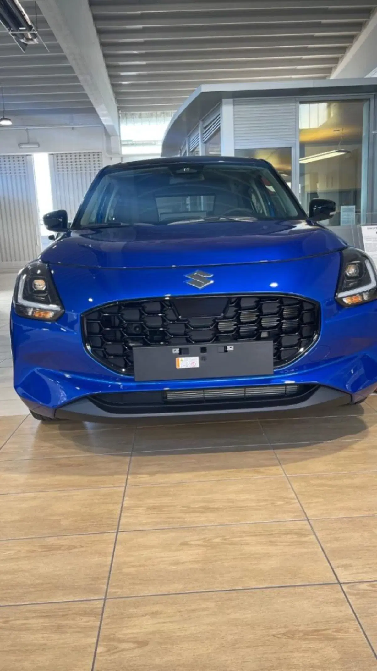 Suzuki Swift nuova a Novara (3)