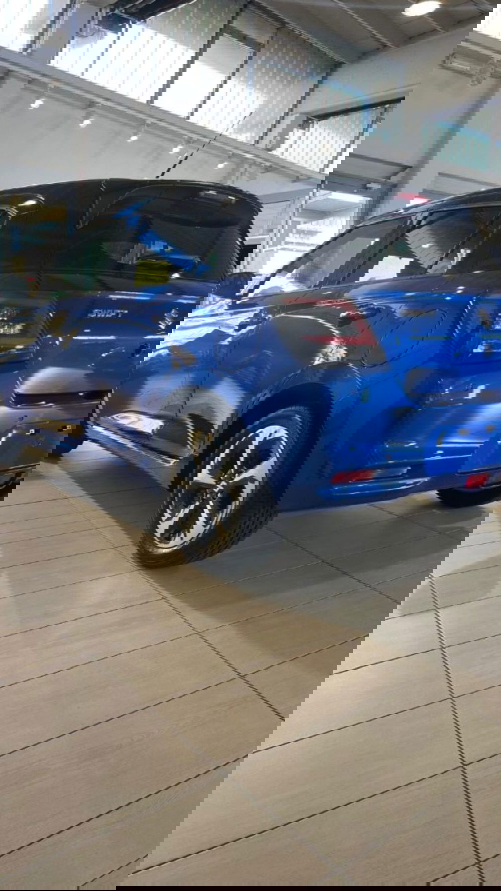 Suzuki Swift nuova a Novara (4)