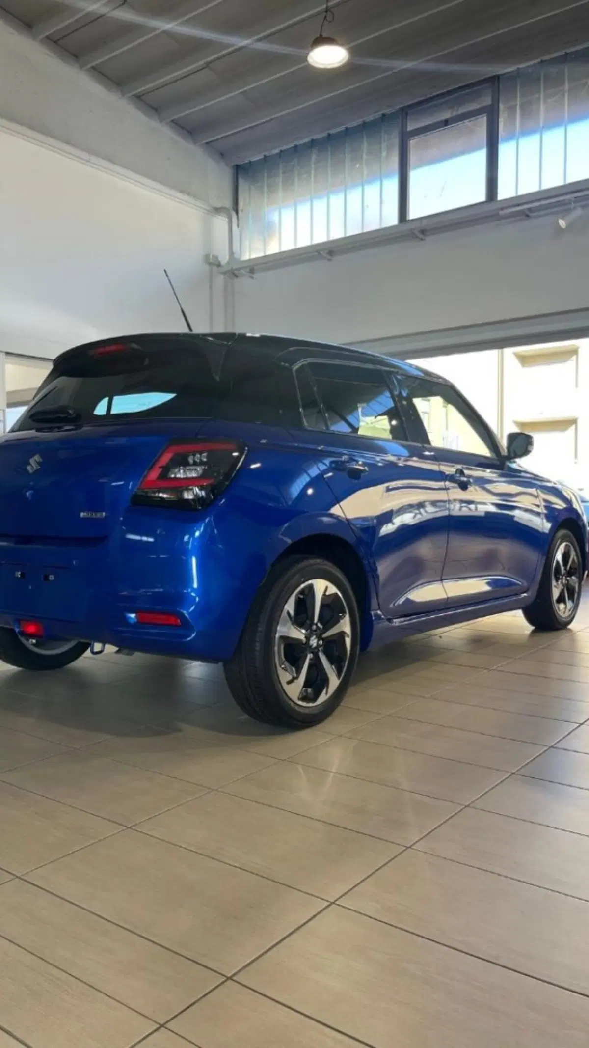 Suzuki Swift nuova a Novara (5)