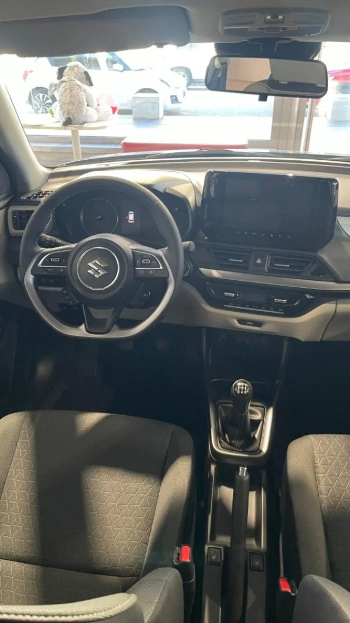 Suzuki Swift nuova a Novara (7)