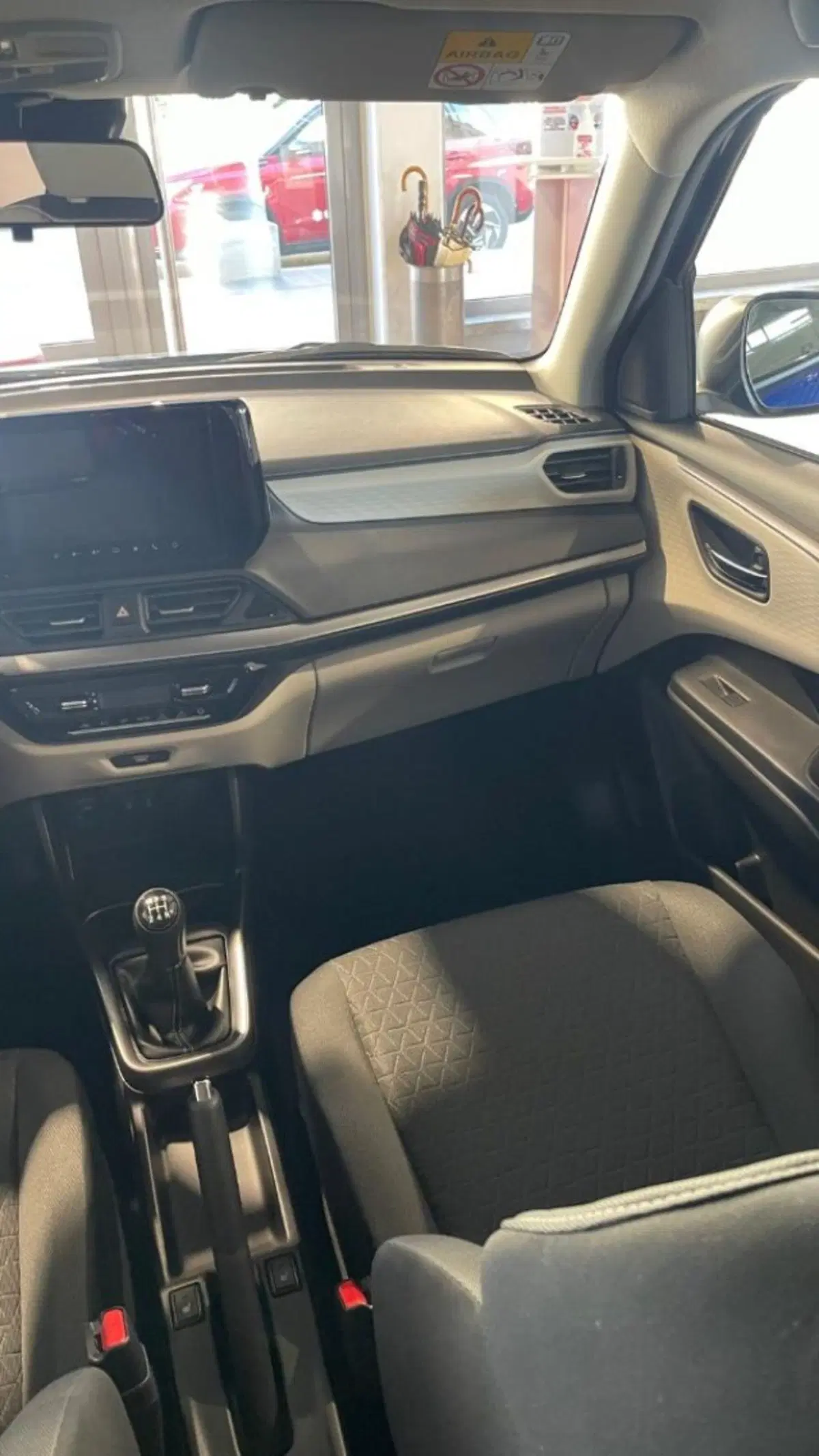 Suzuki Swift nuova a Novara (8)