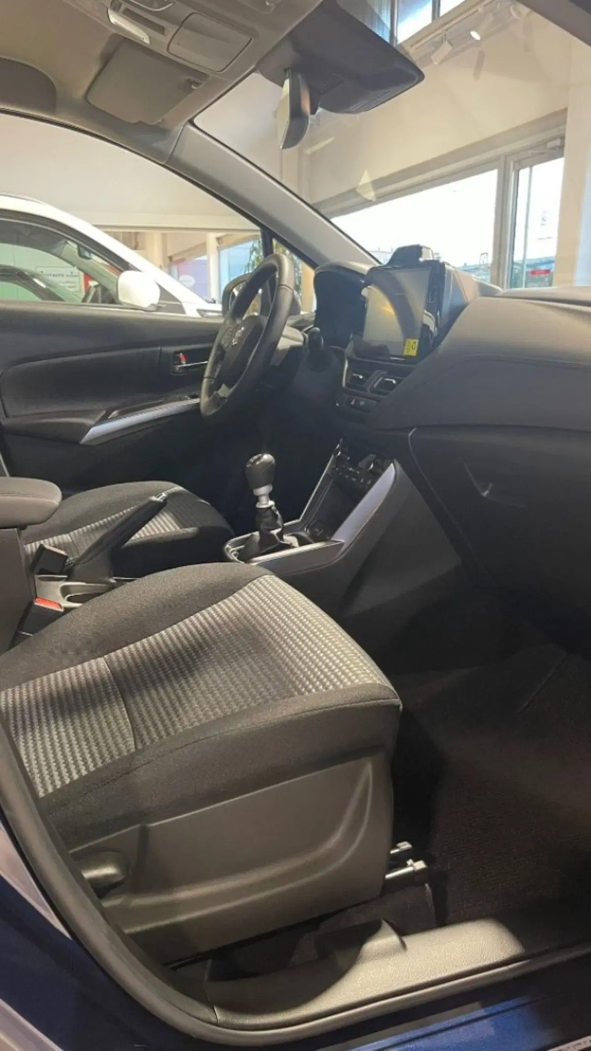 Suzuki S-Cross nuova a Novara (10)