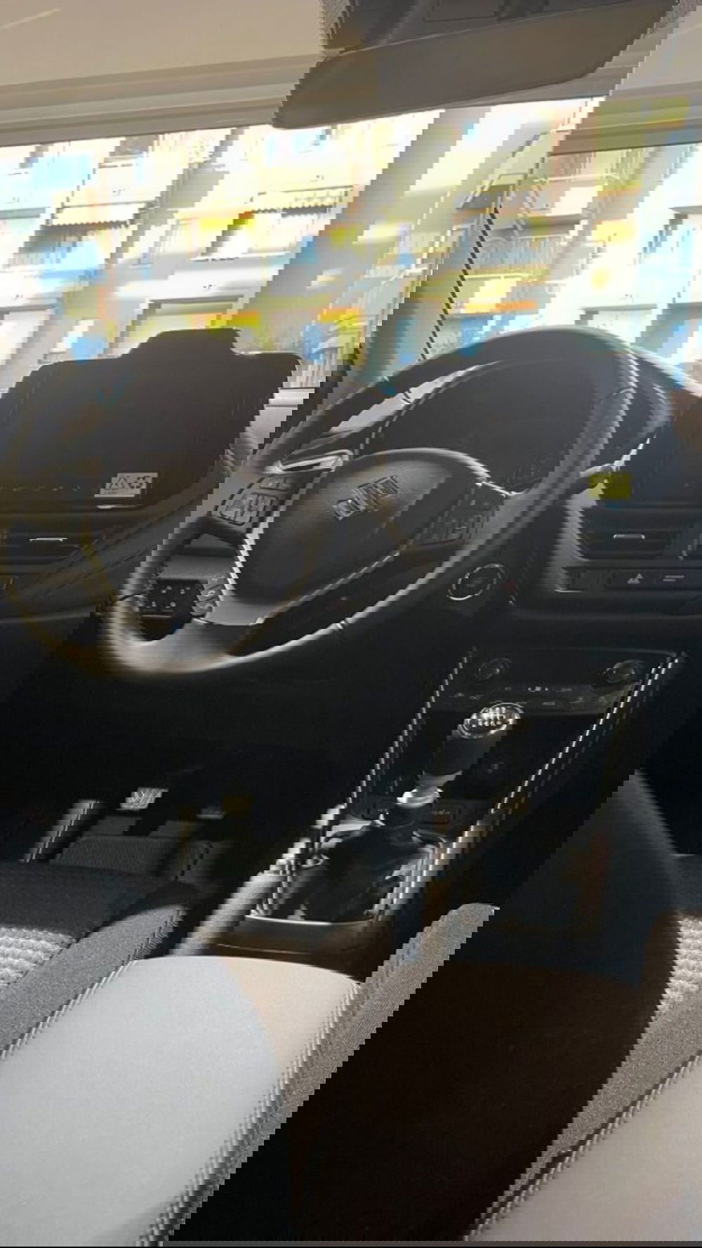 Suzuki S-Cross nuova a Novara (13)