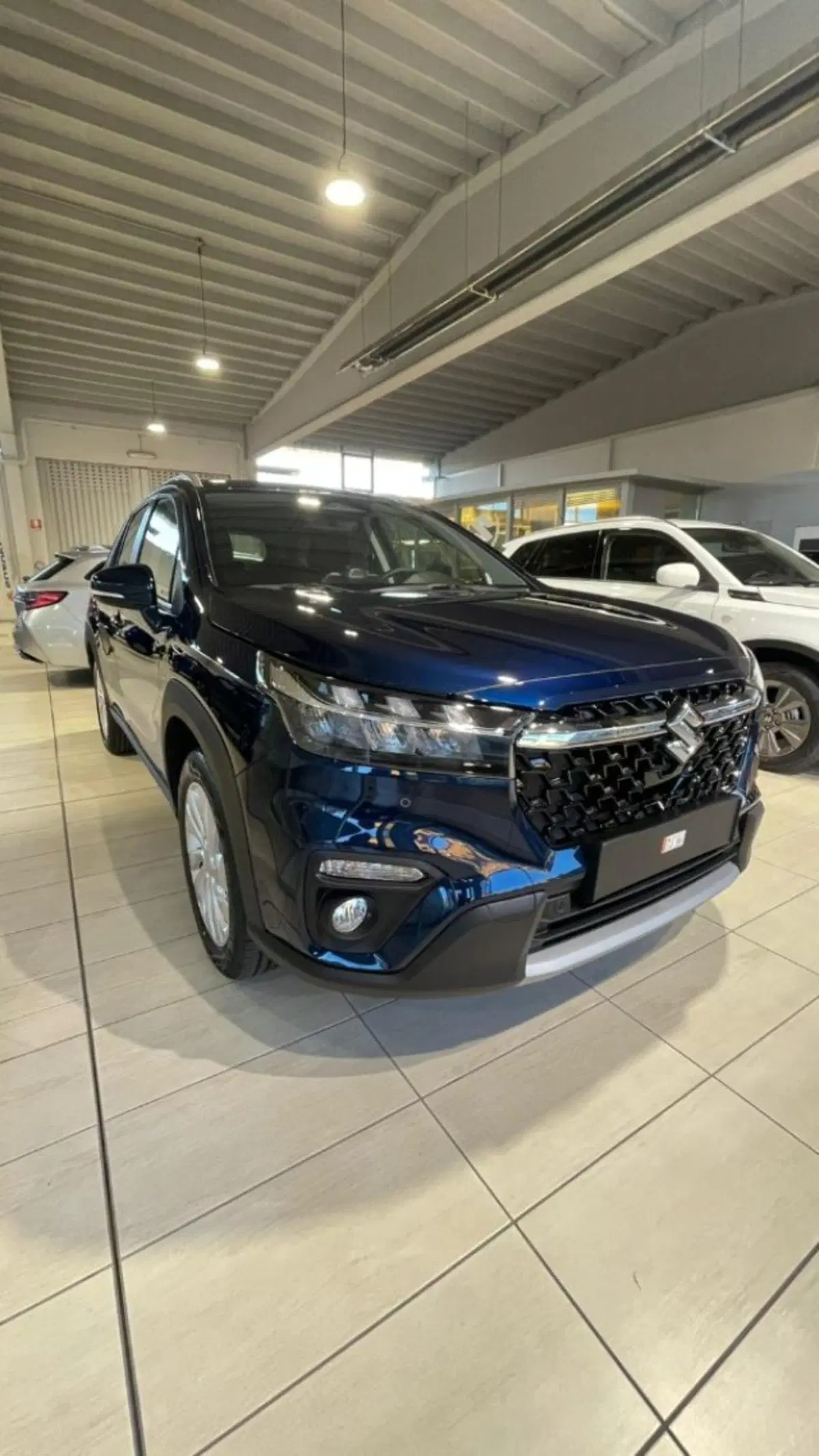 Suzuki S-Cross nuova a Novara (3)