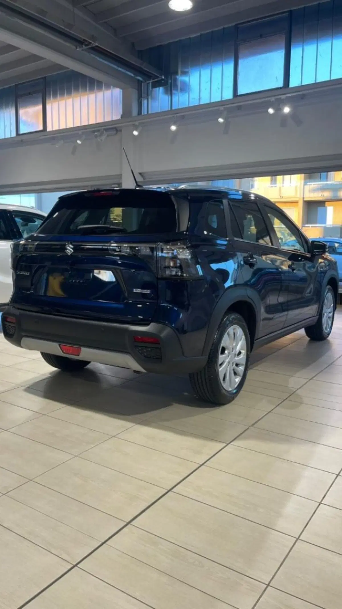 Suzuki S-Cross nuova a Novara (5)