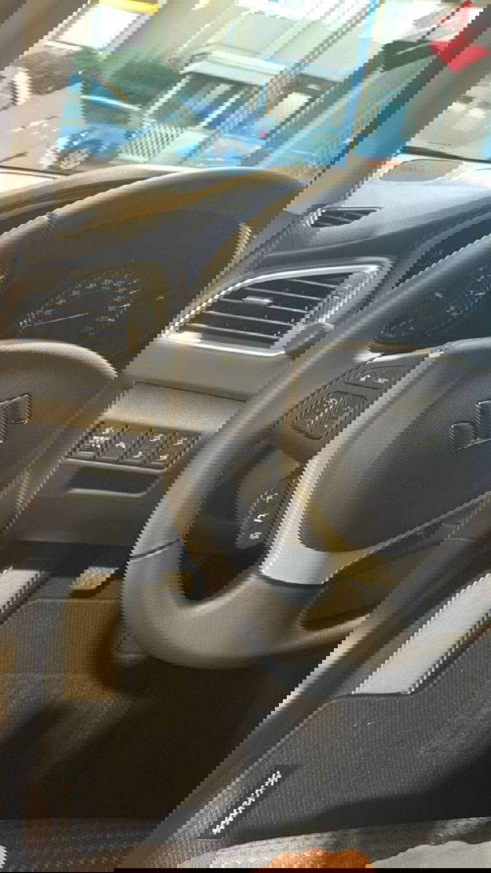 Suzuki S-Cross nuova a Novara (7)