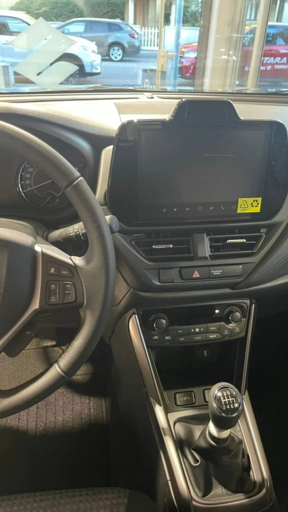 Suzuki S-Cross nuova a Novara (8)