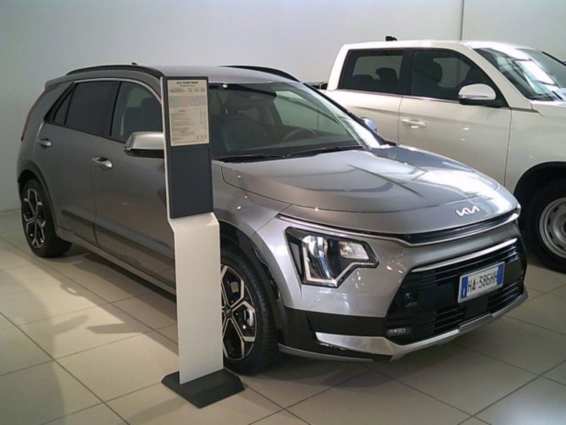 Kia Niro nuova a Novara