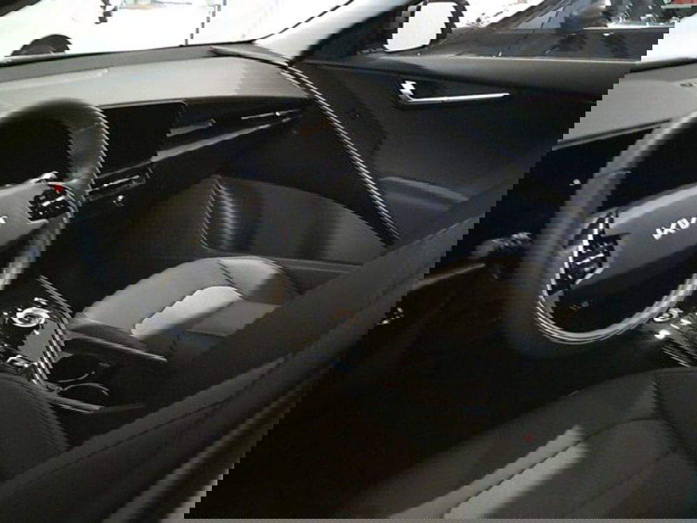 Kia Niro nuova a Novara (2)