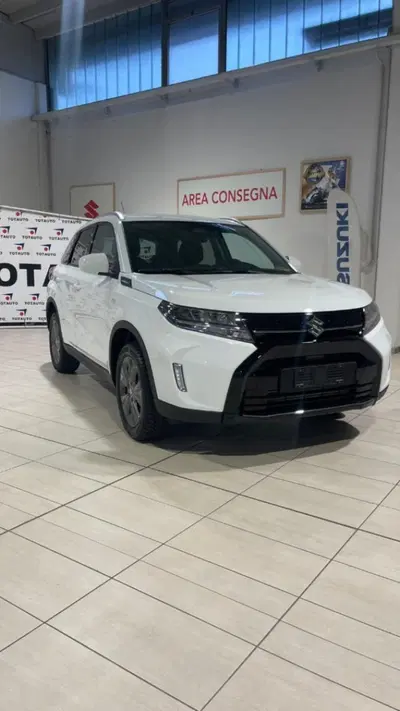Suzuki Vitara 1.4 Hybrid 4WD AllGrip Easy Cool nuova a Novara