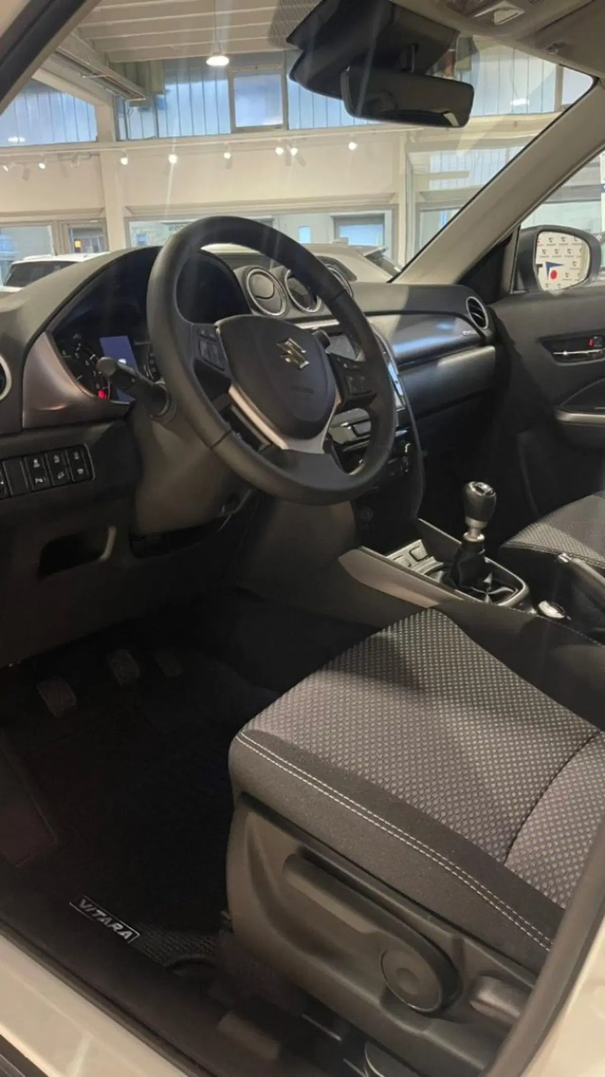 Suzuki Vitara nuova a Novara (10)