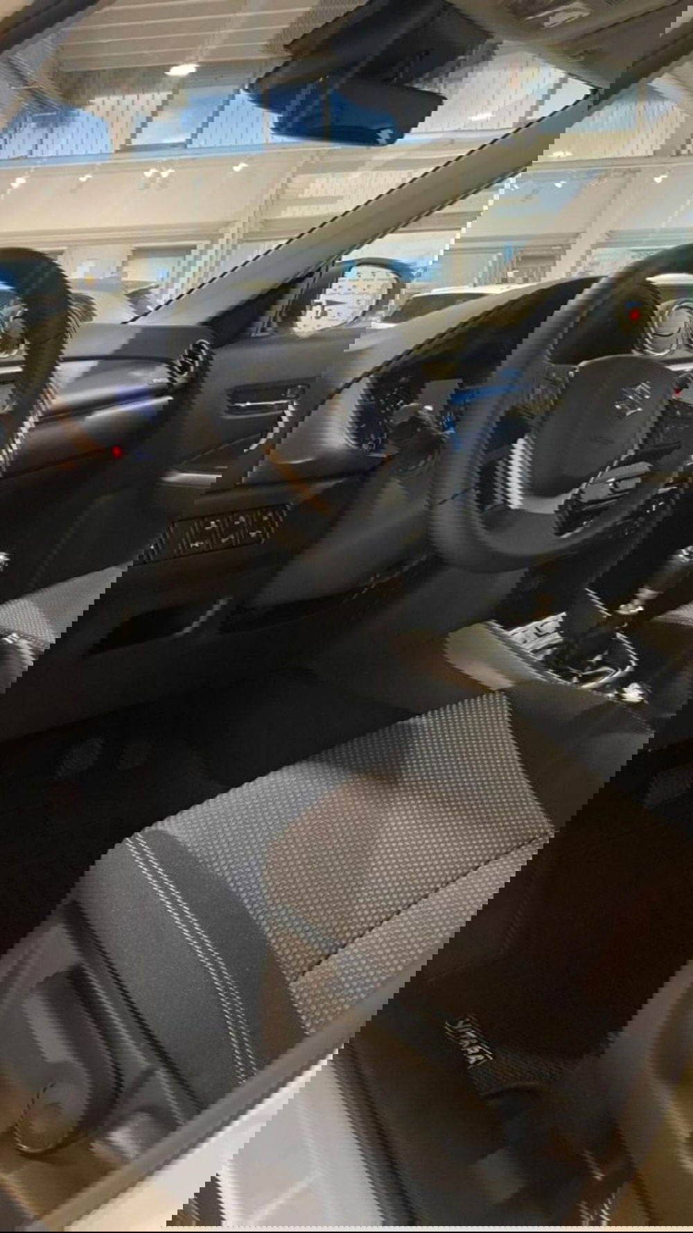 Suzuki Vitara nuova a Novara (10)