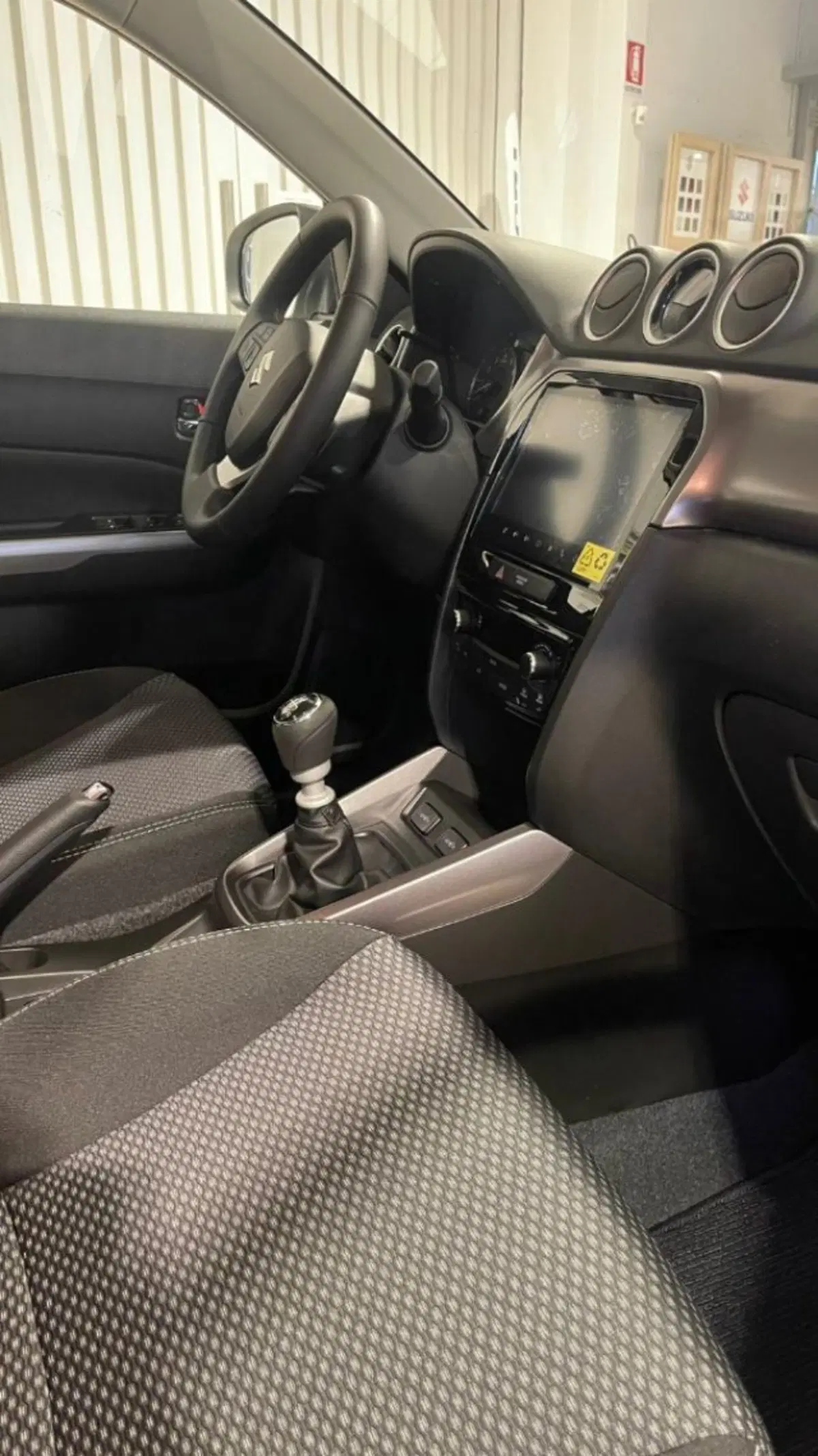 Suzuki Vitara nuova a Novara (11)
