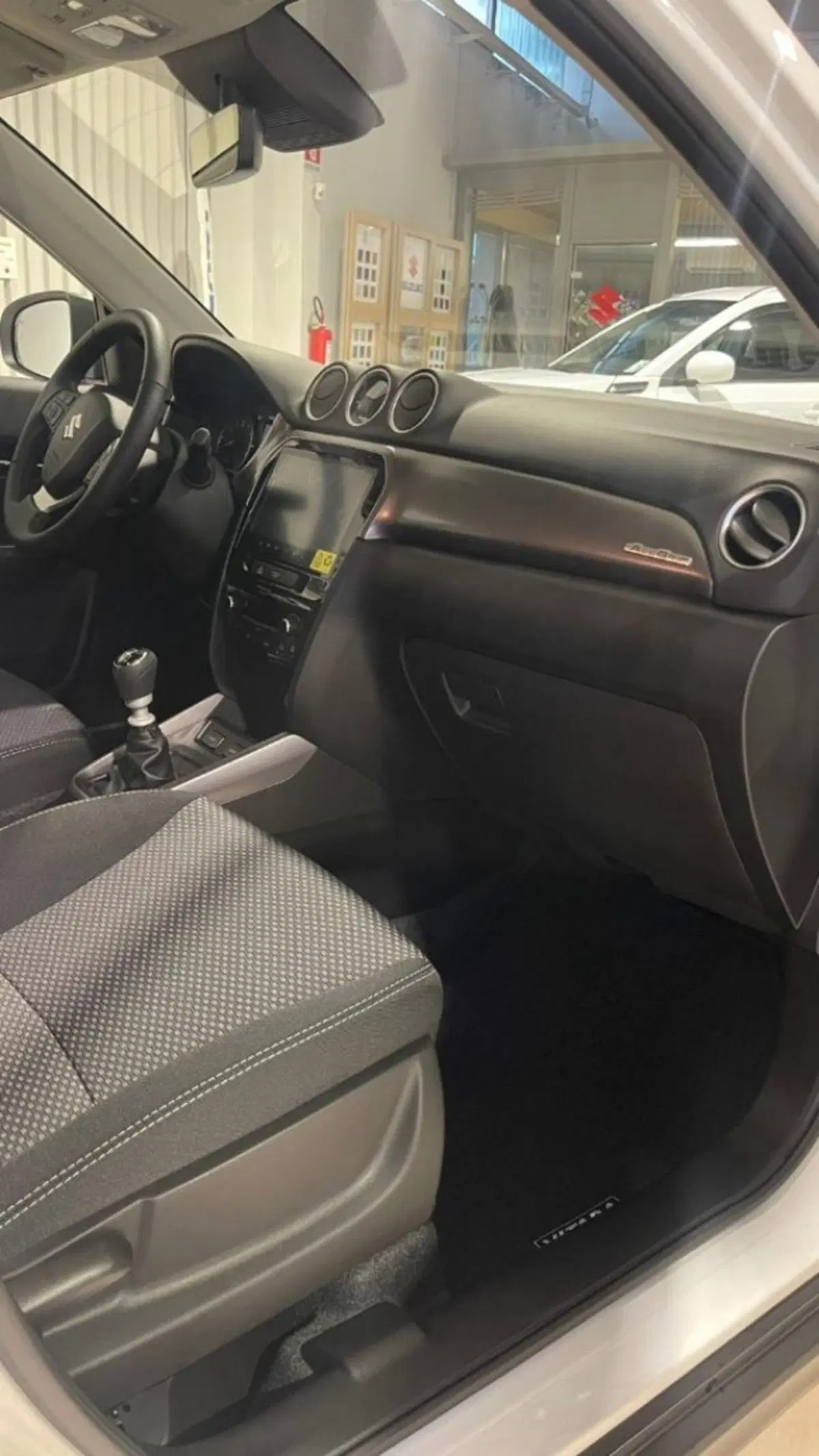 Suzuki Vitara nuova a Novara (12)