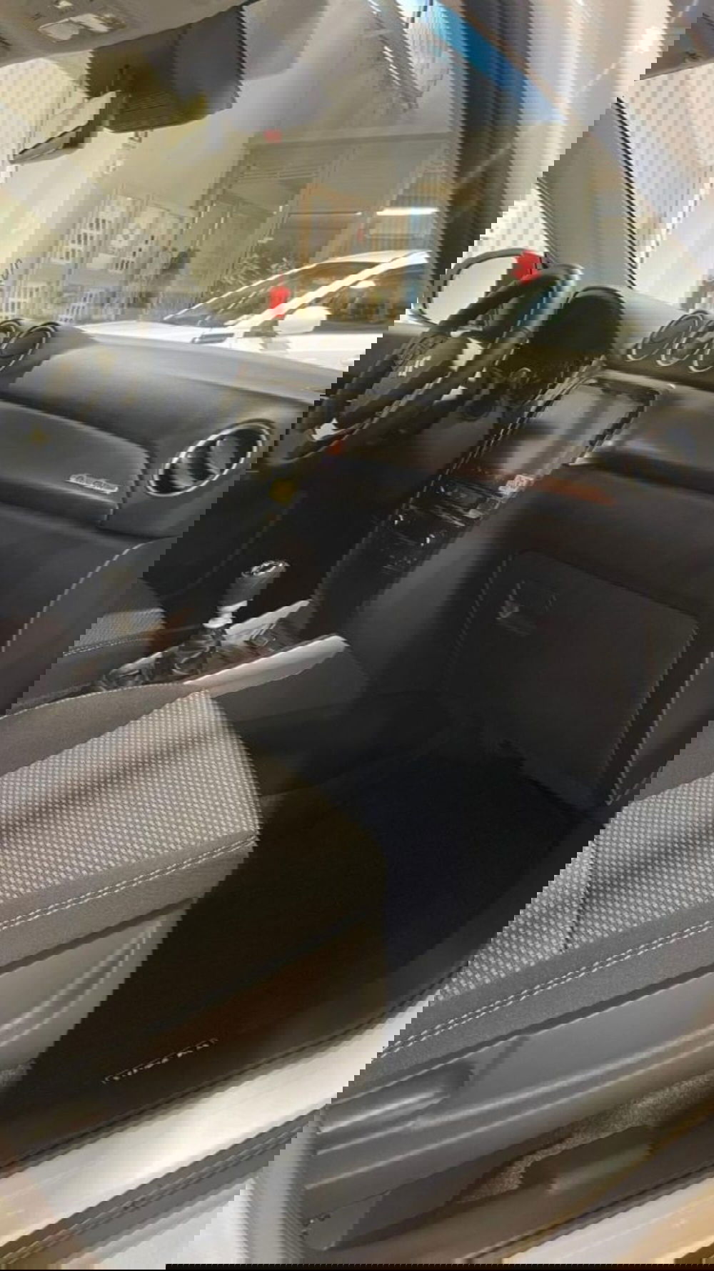 Suzuki Vitara nuova a Novara (12)