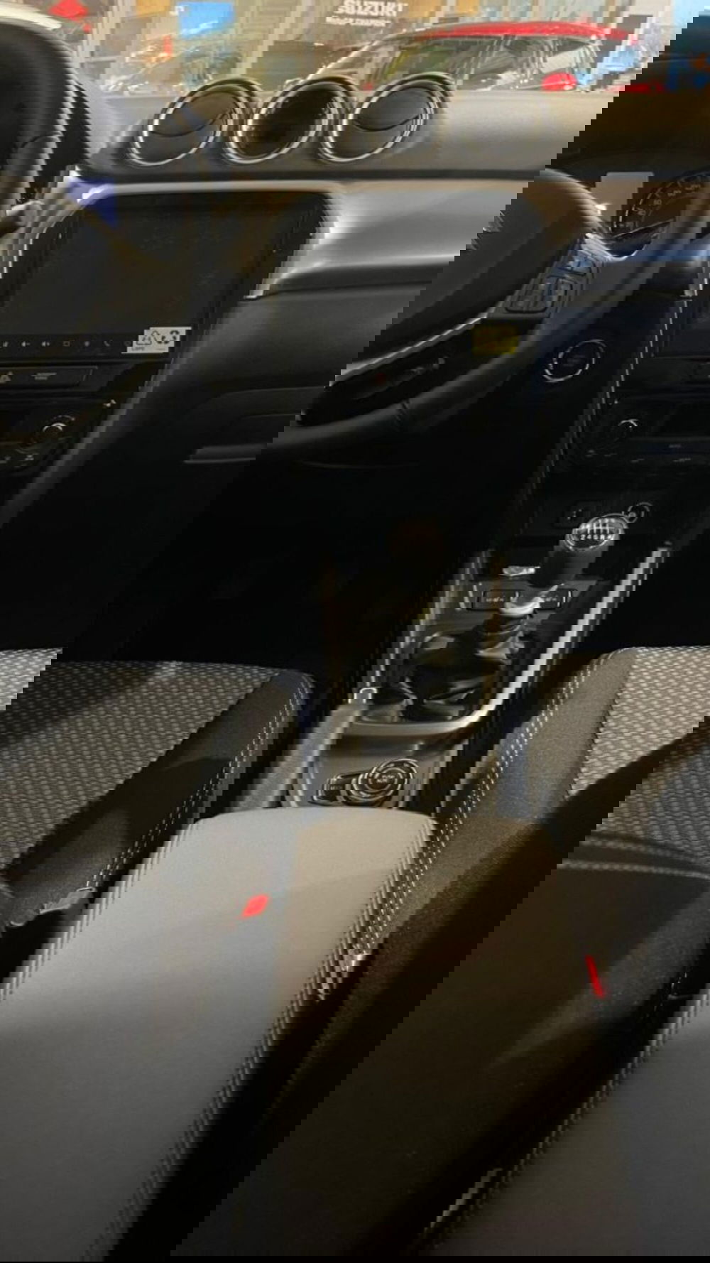 Suzuki Vitara nuova a Novara (7)