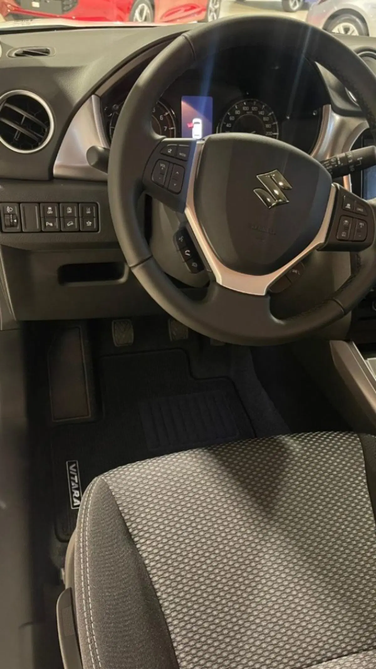 Suzuki Vitara nuova a Novara (9)