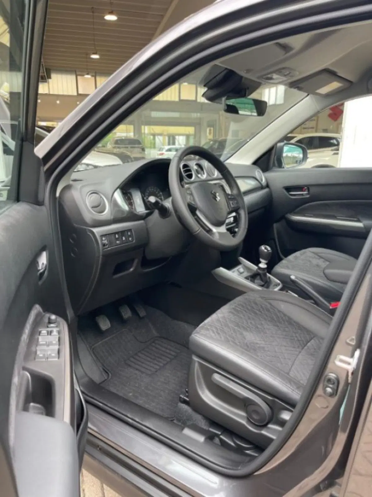 Suzuki Vitara nuova a Novara (12)