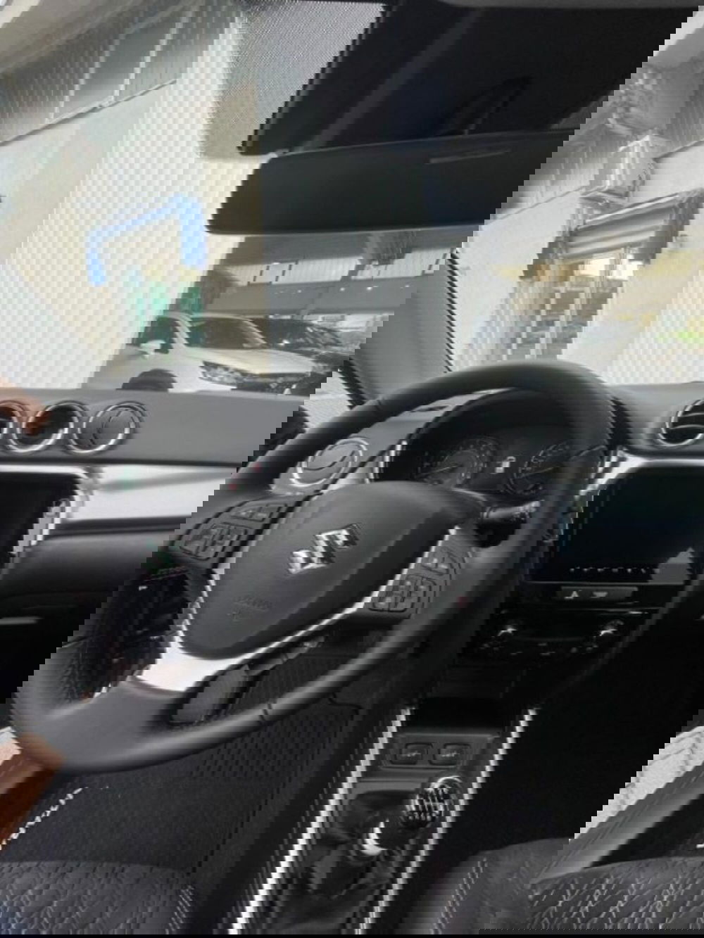 Suzuki Vitara nuova a Novara (9)