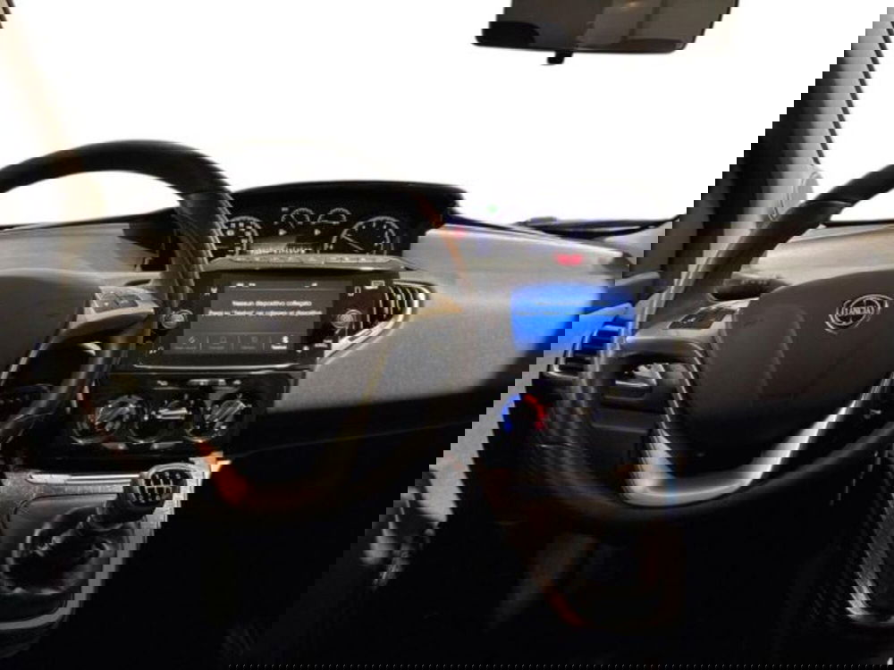 Lancia Ypsilon usata a Ancona (10)