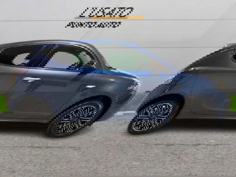 Lancia Ypsilon usata a Ancona (3)