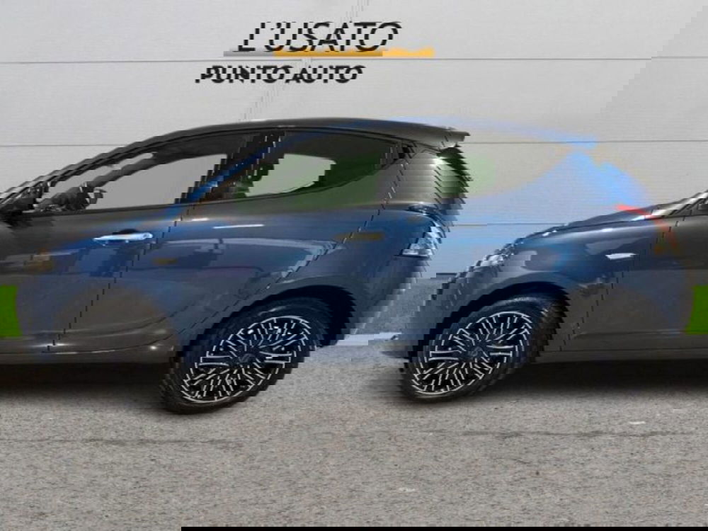 Lancia Ypsilon usata a Ancona (4)