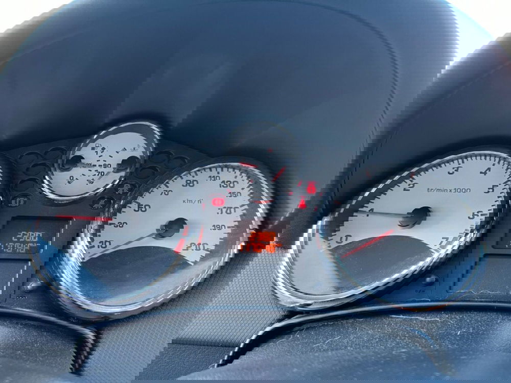 Peugeot 207 Cabrio usata a Verona (10)