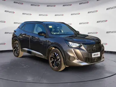 Peugeot 2008 PureTech 100 S&amp;S Allure Pack del 2023 usata a Verona