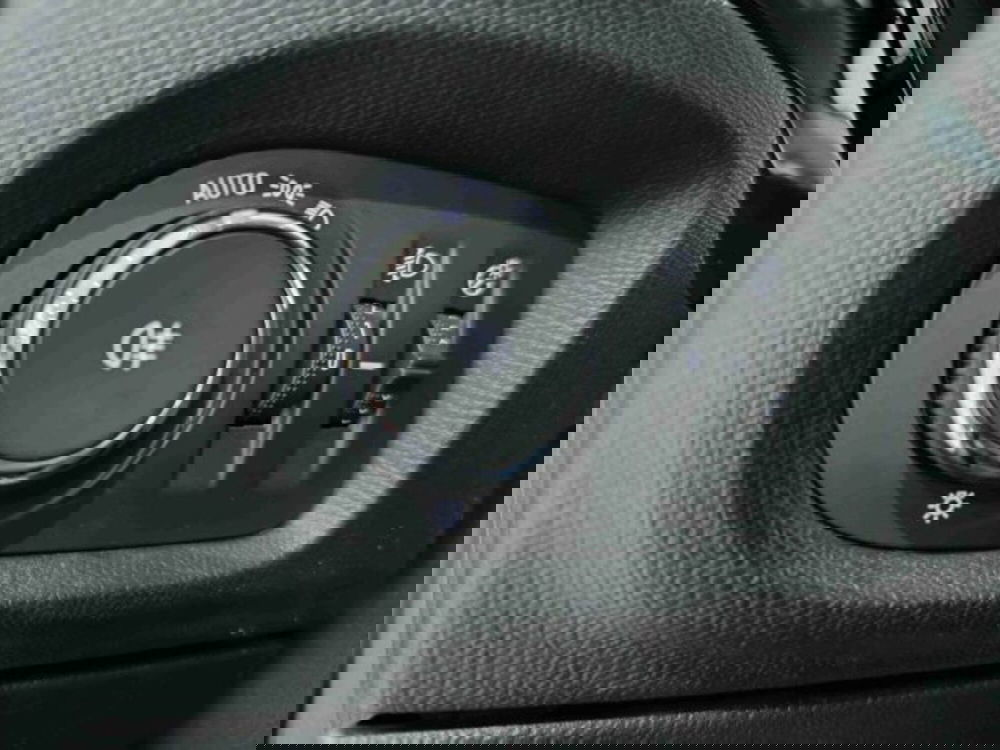 Opel Corsa usata a Catania (17)