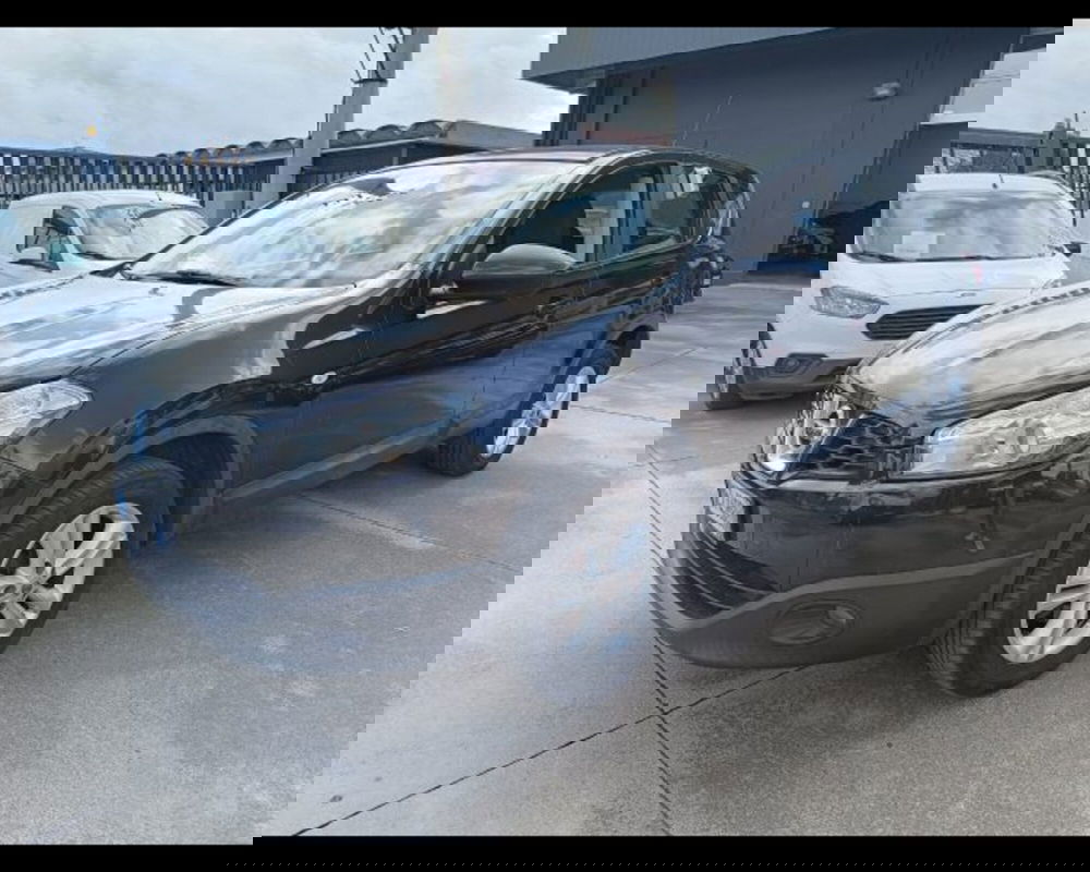 Nissan Qashqai usata a Catania (2)