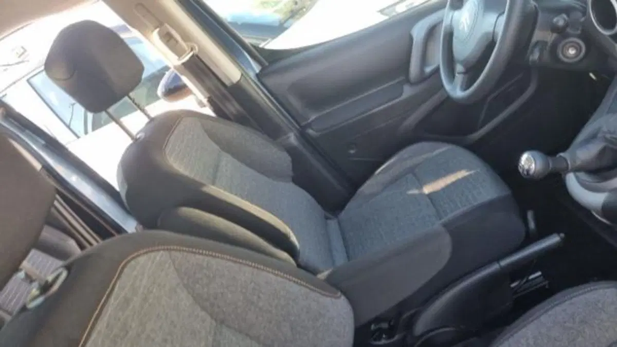 Citroen Berlingo usata a Savona (18)